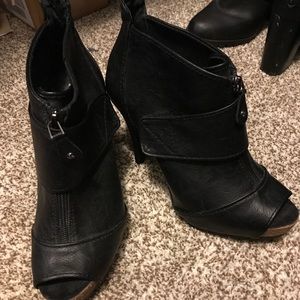 Vera wang peek toe booties